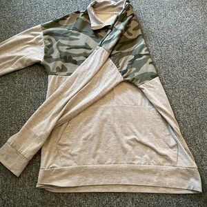 Camo sweatshirt